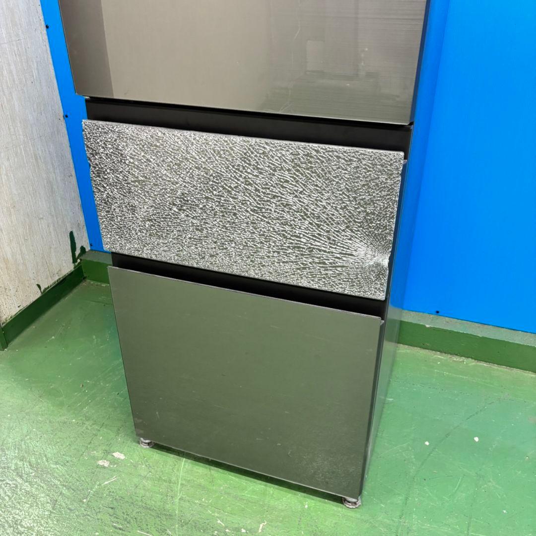 540東芝2024年製 大型冷蔵庫 ガラス割れあり 完動品　300L強　自動製氷