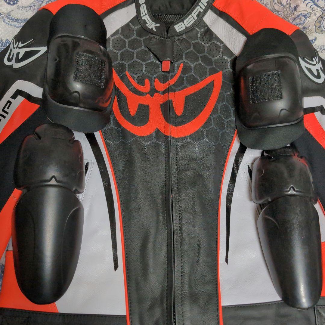 新品　ベリック　パンチング　レザージャケット　56サイズ　黒／白／赤　BERIK