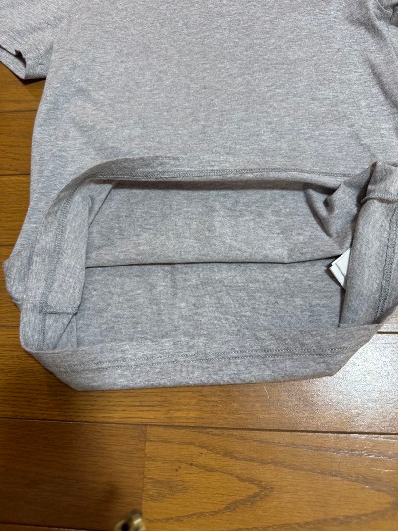 週末セール☆正規品☆美品☆MONCLER グレー Tシャツ 半袖太ワッペンXS