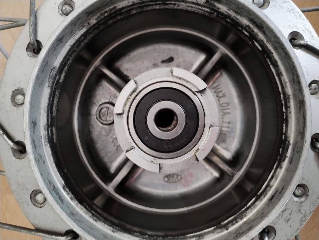 aa01型スーパーカブフロントホイール