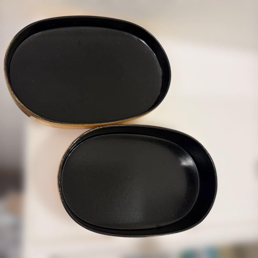 京都・金色楕円形小物入れ　匿名発送