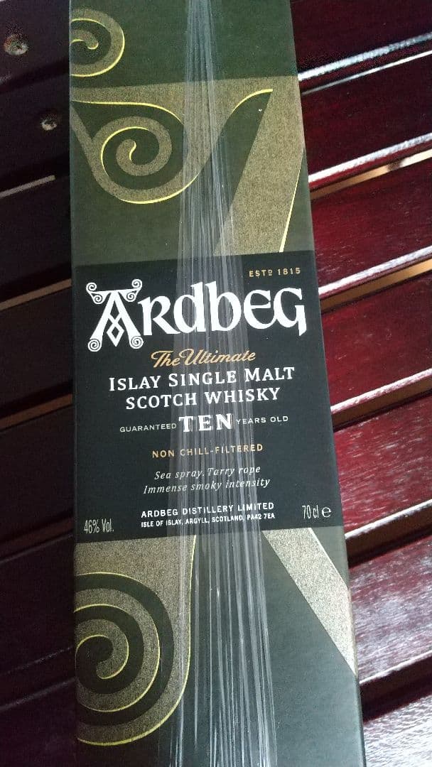 ☆アードベック10年箱入りです^_^