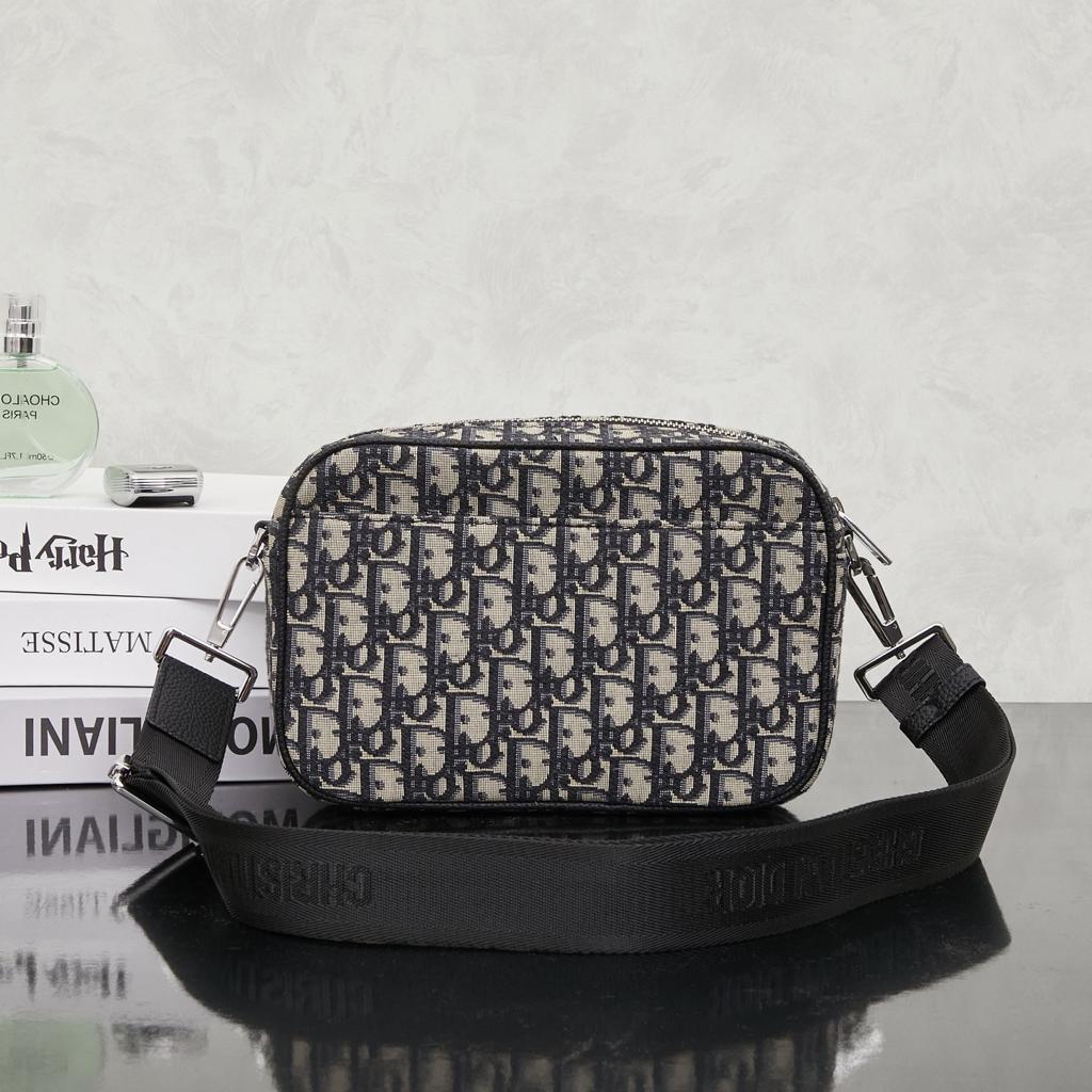 美品キャンバス × レザー　ショルダーバッグ　メッセンジャーバッグ