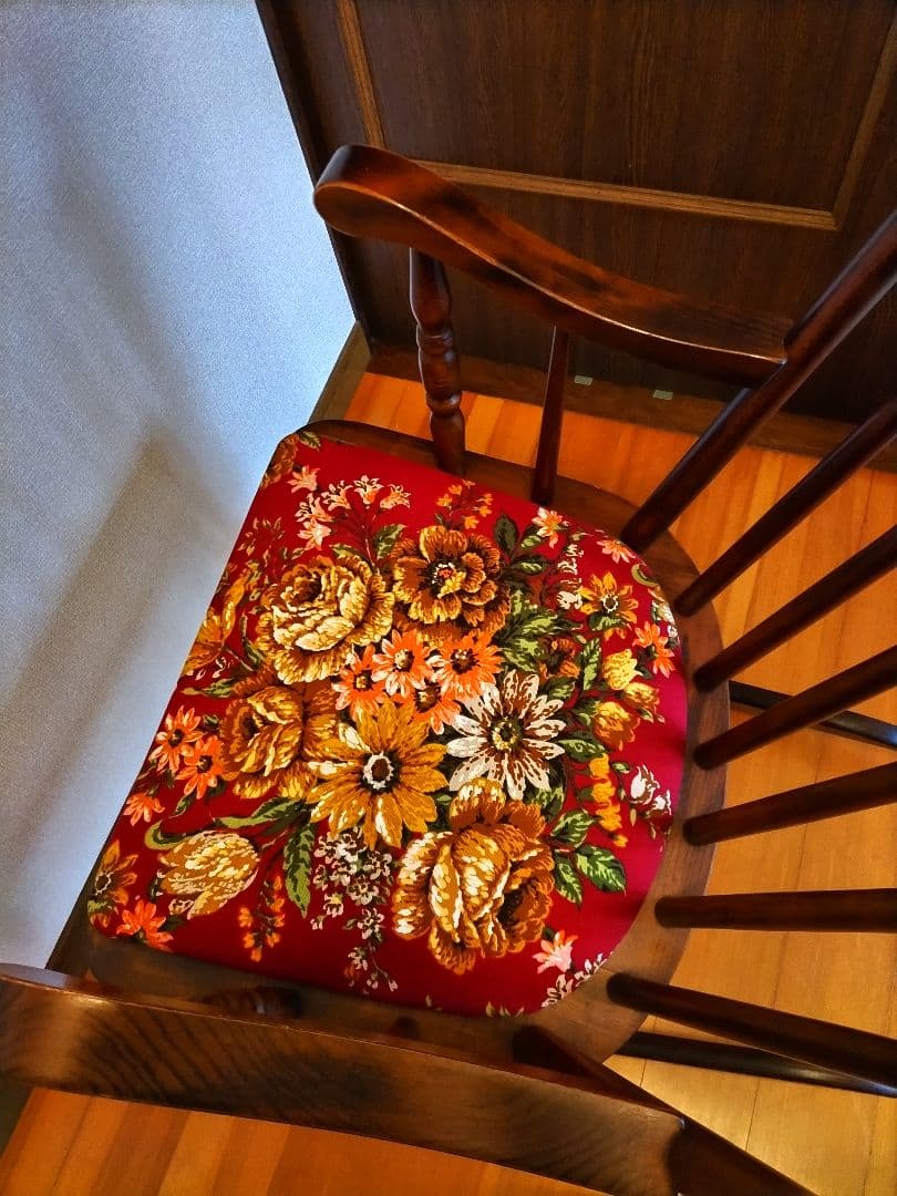 飛騨の家具　ロッキングチェア　リビングチェア　座面クッション固定　飛騨産業