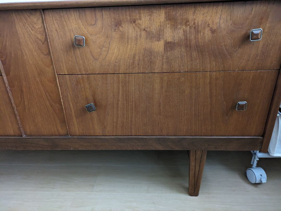 連休値下げ　英国ヴィンテージ　サイドボード　アンティーク家具 北欧家具