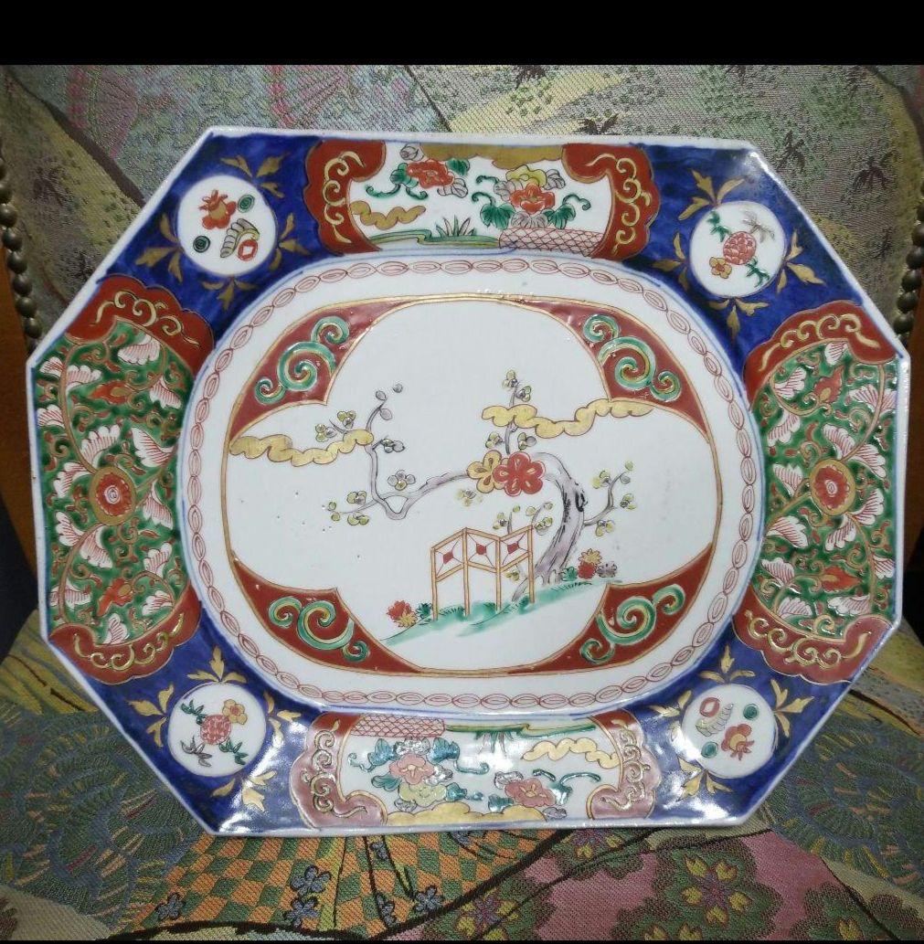 古伊万里　染錦八角皿です