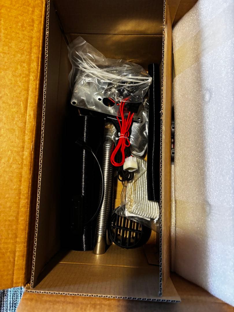 LVYUAN（リョクエン）12V 5KW車用 未使用 ヒーター本体とパーツ一式