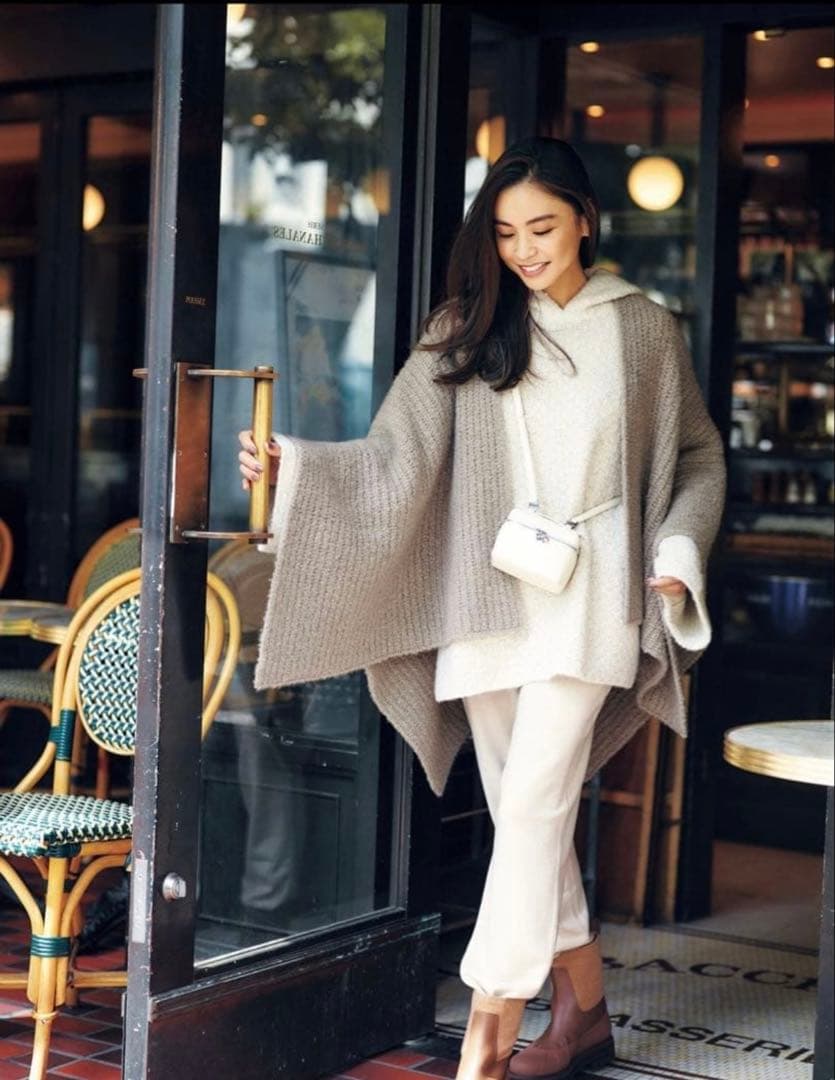 は*な様 ロロピアーナ　ケープ　滝沢眞規子さん着用