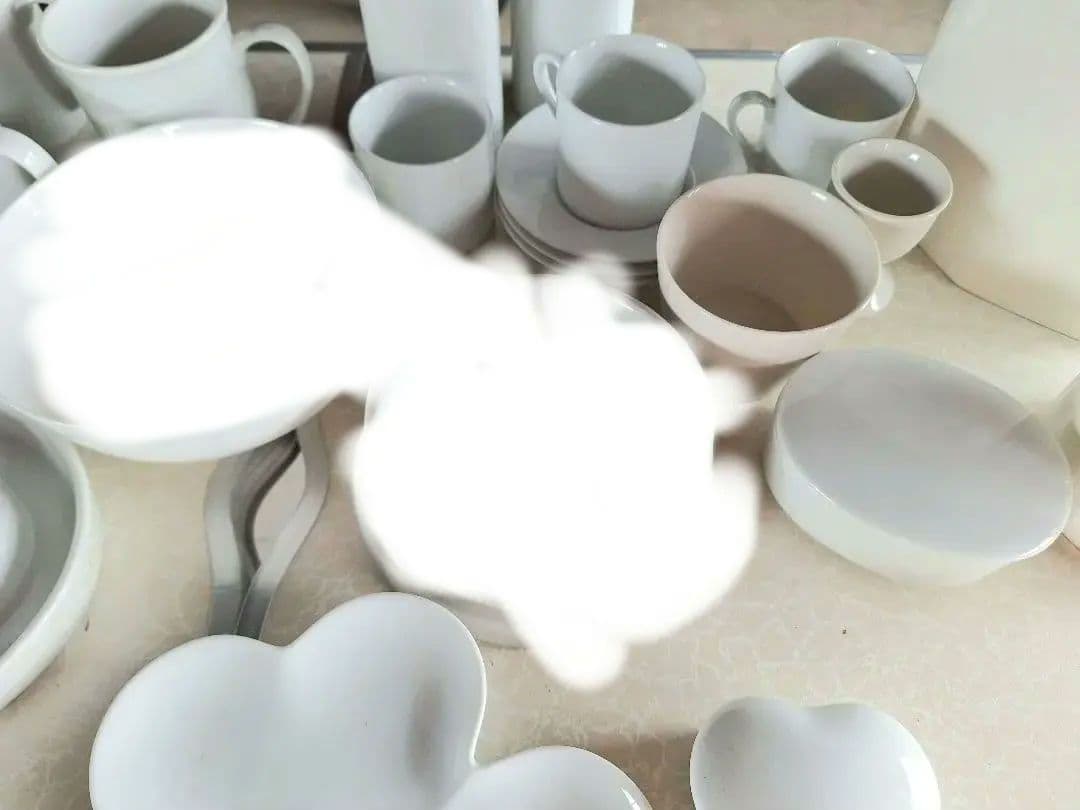 合計40点　珍しい白磁　ソープ　歯ブラシ　花瓶　蓋付き小物入れなどなど