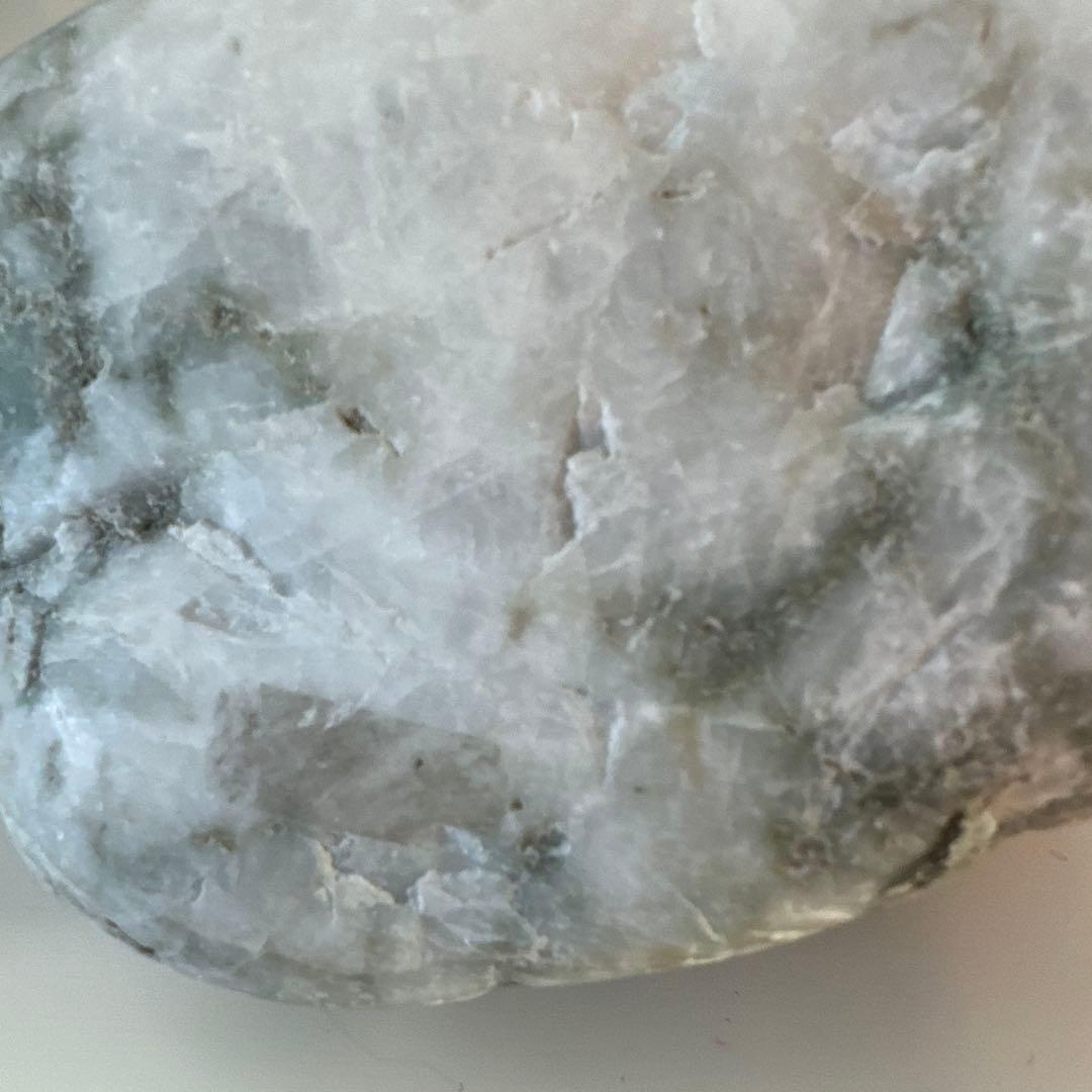 【特大】糸魚川翡翠　1508g！　うっすらラベと一部に翠　水石