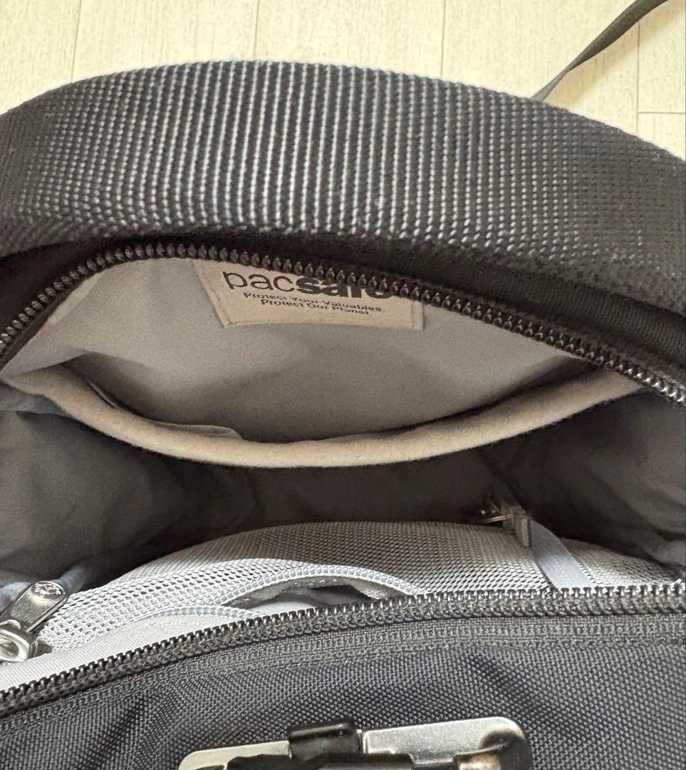 pacsafe パックセーフ ショルダーバッグ