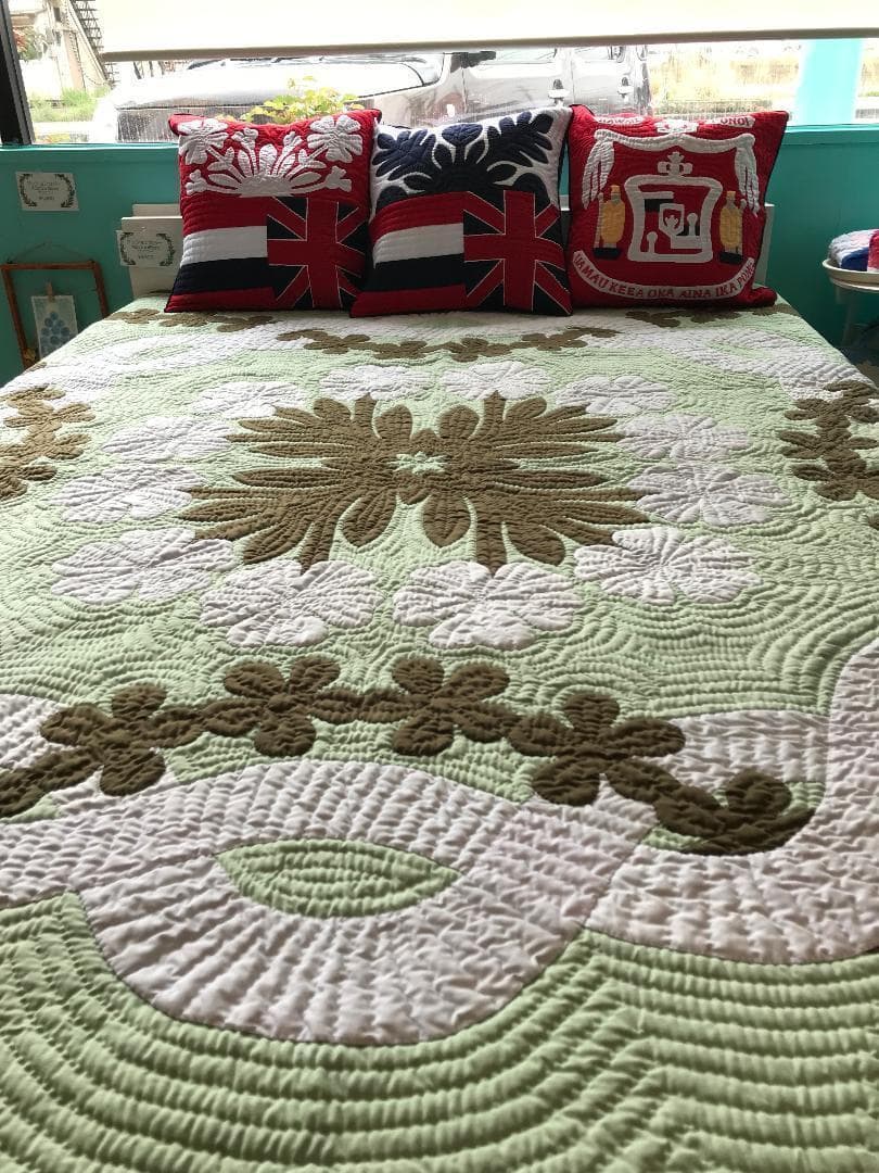 ＜正規品＞高級ベッドカバー♡ダブル♡イリマレイ♡セルドングリーン♡ハワイアン