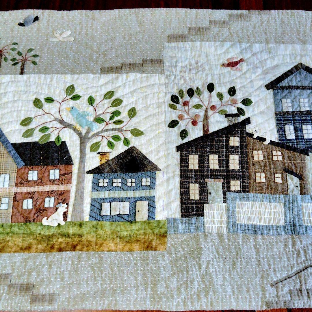 ハウスのパッチワークタペストリー【73】ミステリーキルト①③