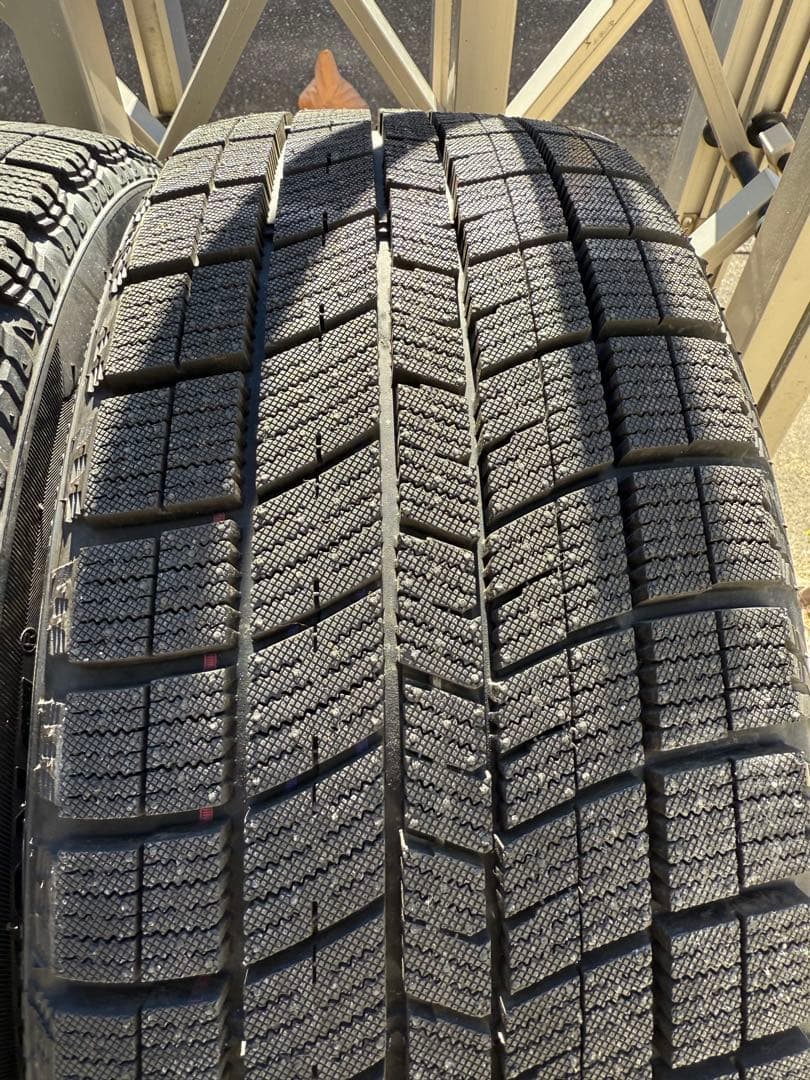 OZ Racing スーパーツーリヅモ16㌅ ナンカンスタッドレスタイヤ セット