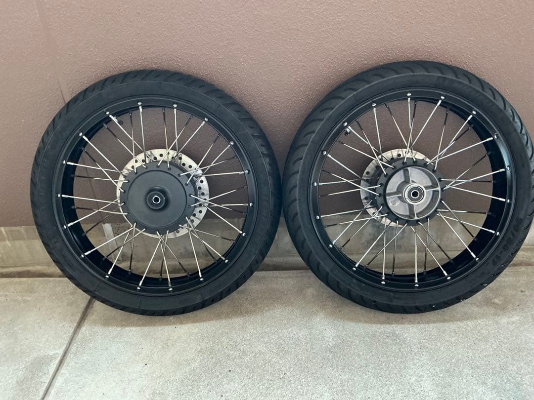 CT125ハンターカブ用GANESHAチューブレスホイールタイヤセット