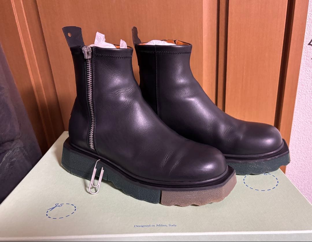 靴 Off-White Sponge Sole Leather Zip Boot