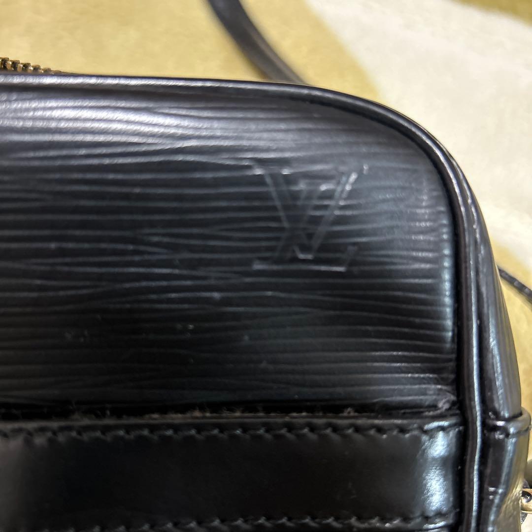 ルイヴィトン LOUIS VUITTON トロカデロ エピ ノワール 斜め掛け
