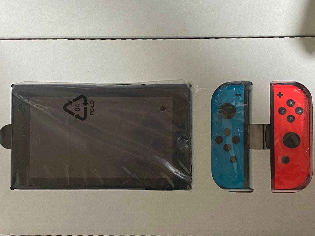 【超美品】Nintendo Switch 本体+ オマケ付き