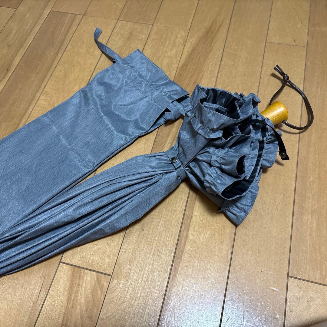サンバリア100 フリル　フロストグレー　2つ折り日傘