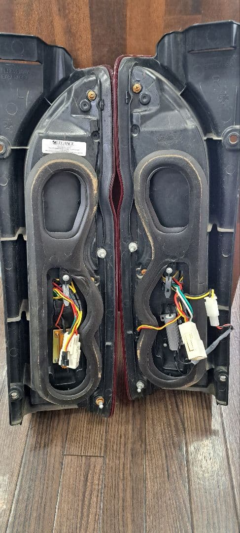 LEGANCE ヴァレンティ　ハイエーステールランプ レッド