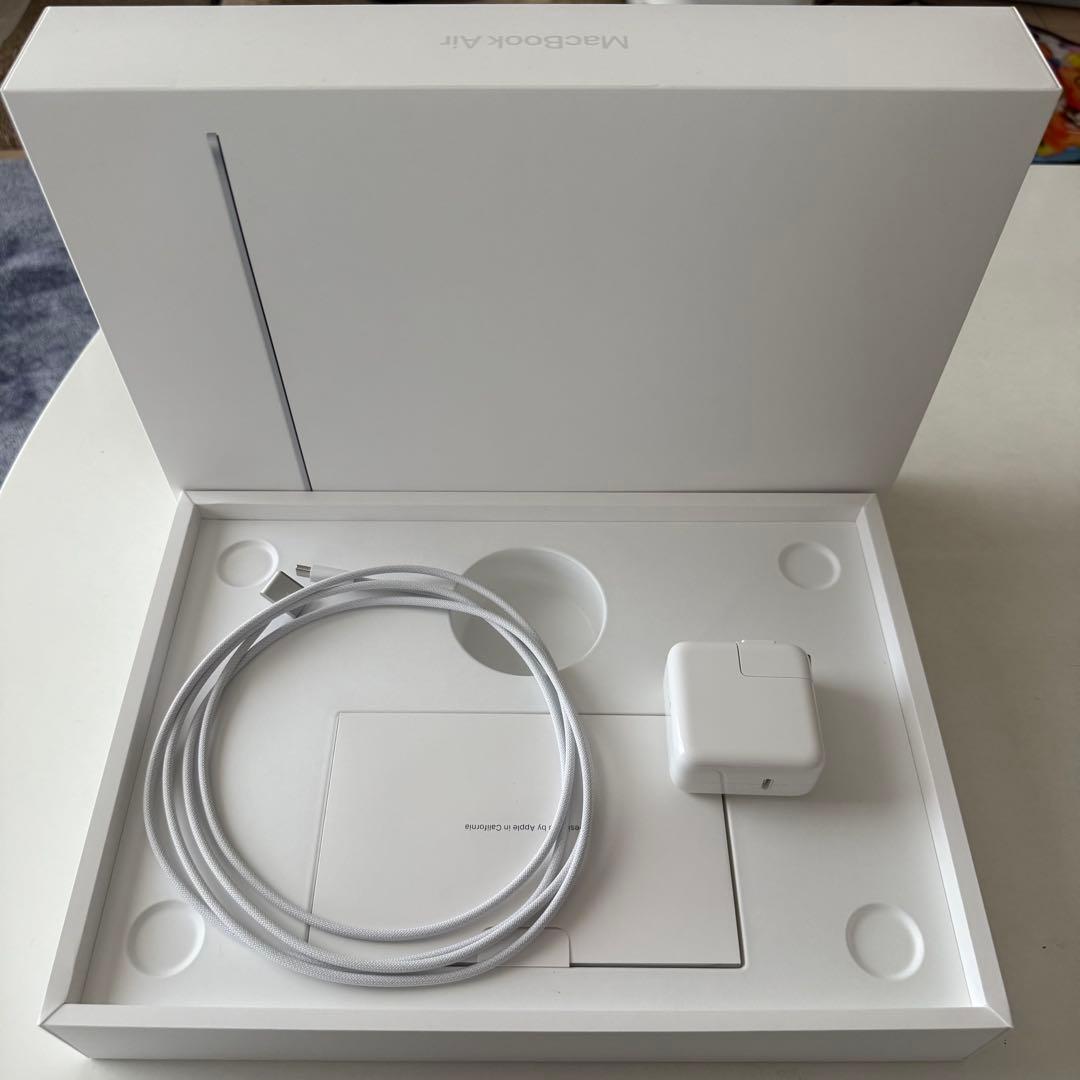 MacBook Air (M2, 13.6インチ, 16GB, 256GB)