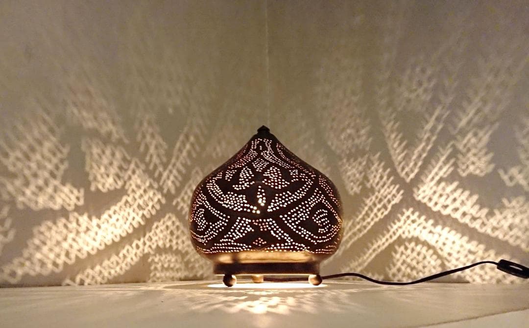 フロアランプ　たまねぎ型　メタル　ブラック