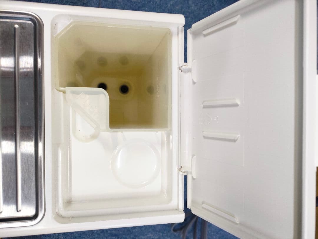 デロンギ エスプレッソ・カプチーノメーカー ECP3220J-W