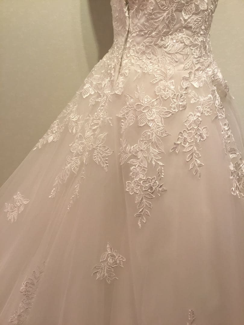 1*5様 オフホワイトウェディングドレス Aライン レース装飾