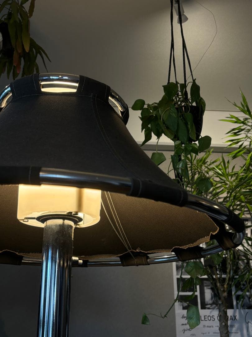 Anna Ehrner （アンナ・エーネル）クロームのフロアランプ