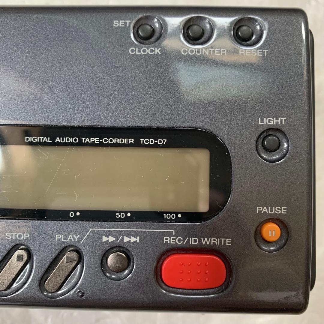 ジャンク SONY ソニー TCD-D7 DAT WALKMAN 壊れています