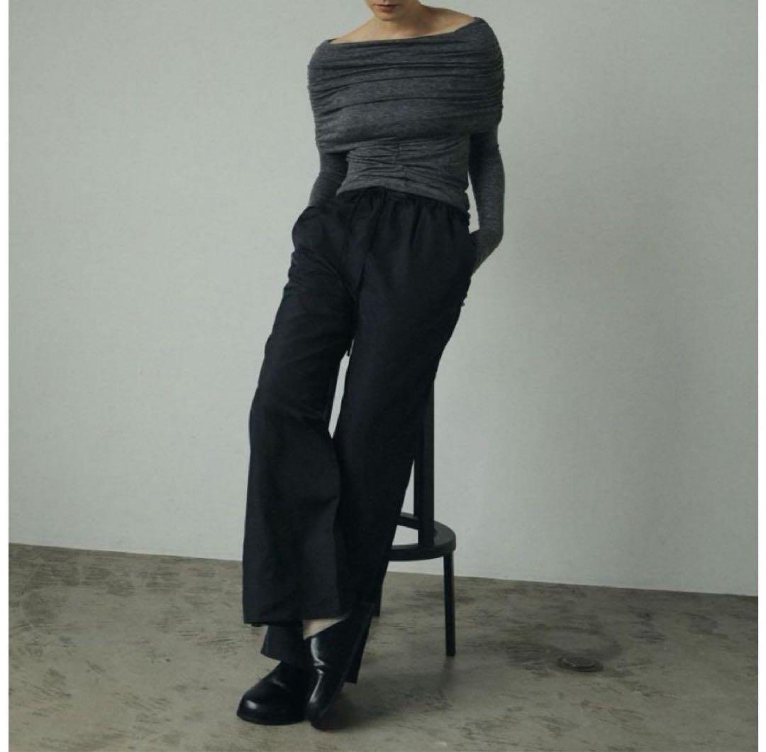 アンヌーク anuke Soft Offshoulder Tops 船曳ひろみ