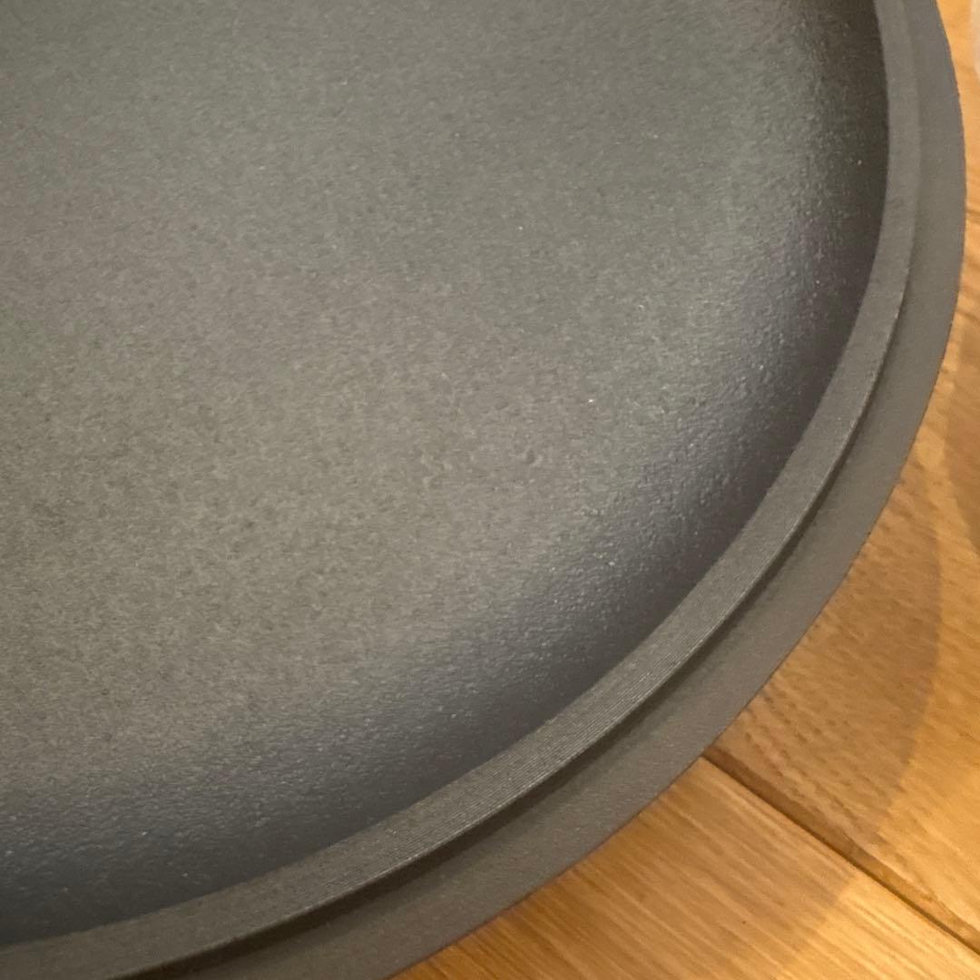 【新品】定価33,000 OIGEN 鋳鉄鍋 蓋付き 直径22cm キャンプ