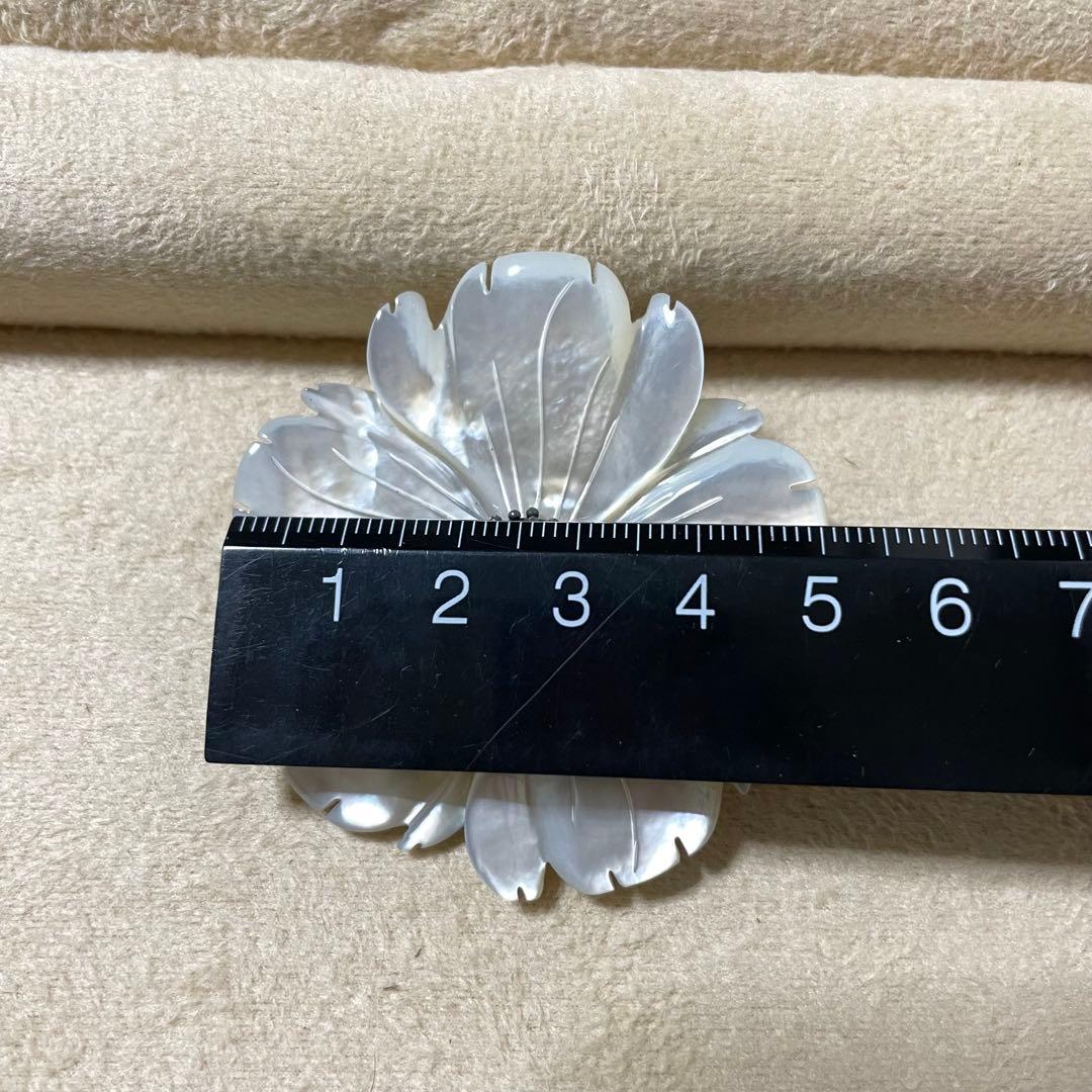 スティーブン・デュエック　白蝶貝　フラワーモチーフ ブローチ