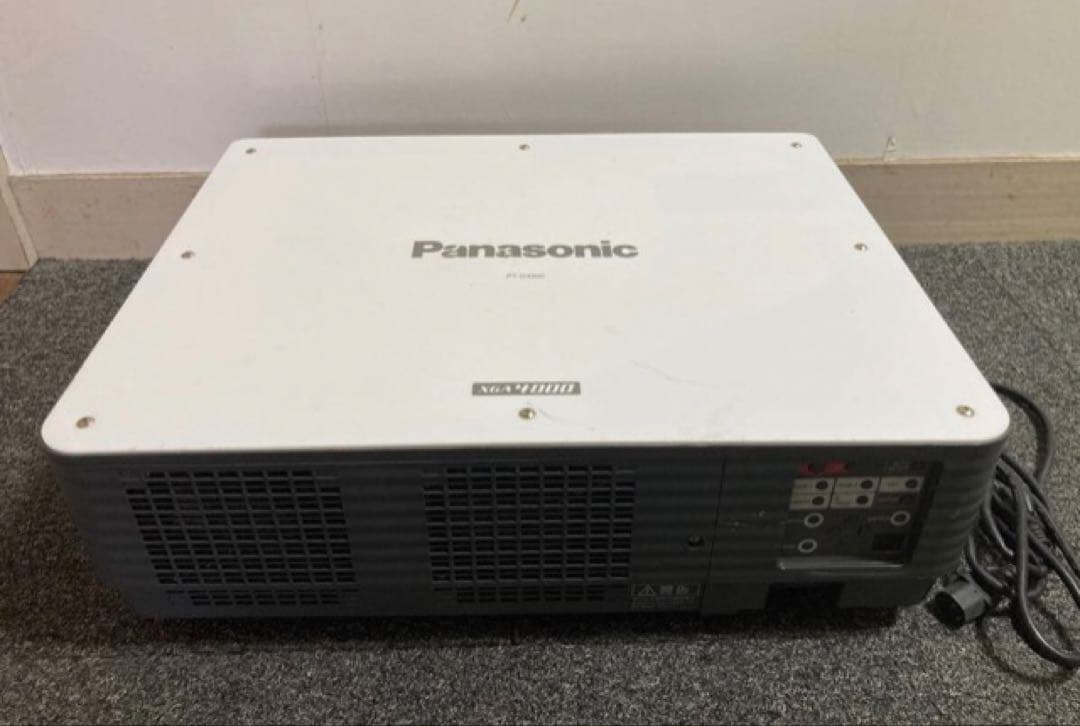Panasonic PT-D4000 ⭐️4000ルーメン　ランプ使用各468時間