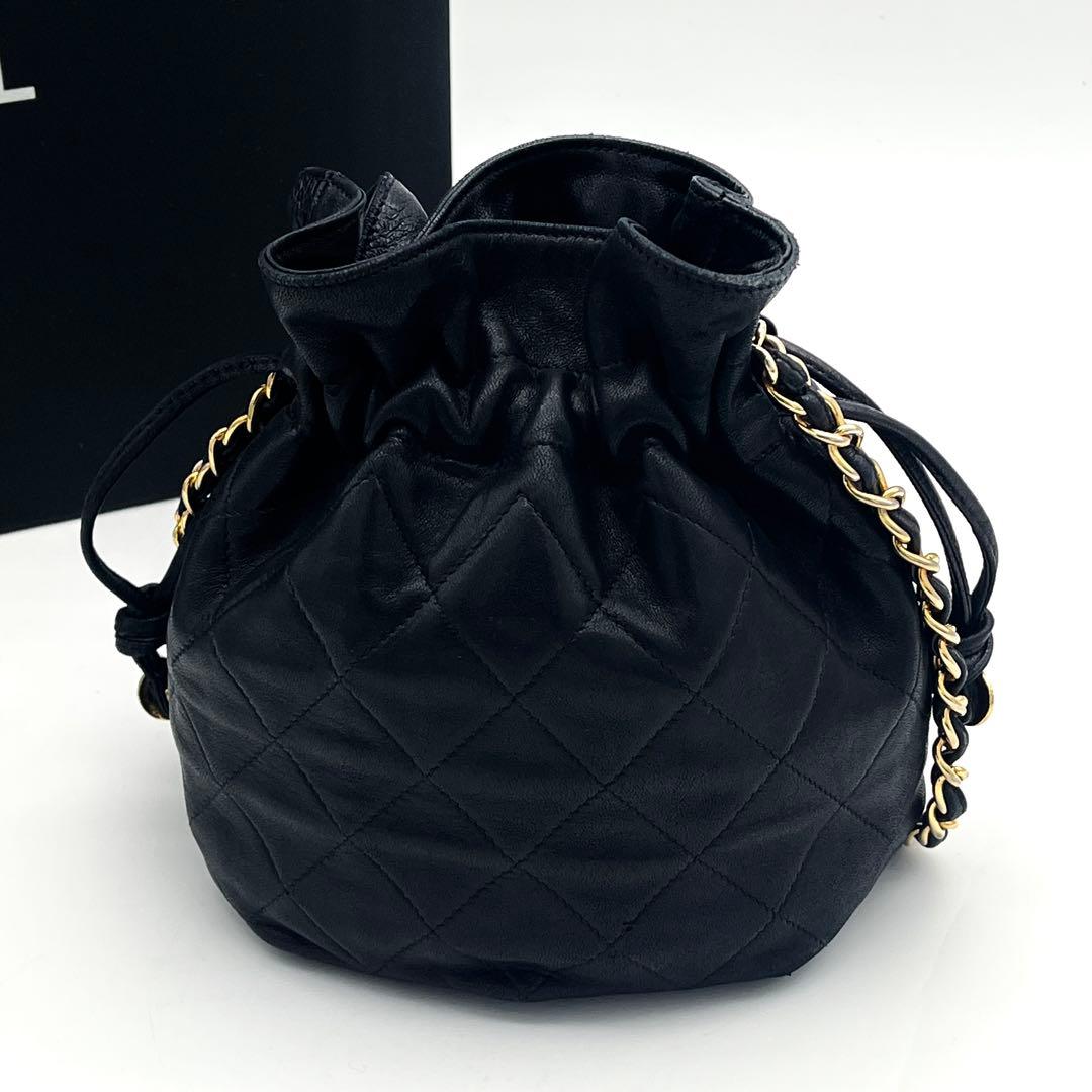 美品　シャネル　マトラッセ　ラムスキン　チェーンショルダー　巾着　ブラック