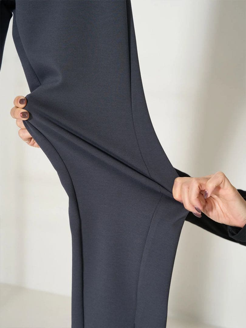 新品‼️YENN レギンスパンツ　スリット入り