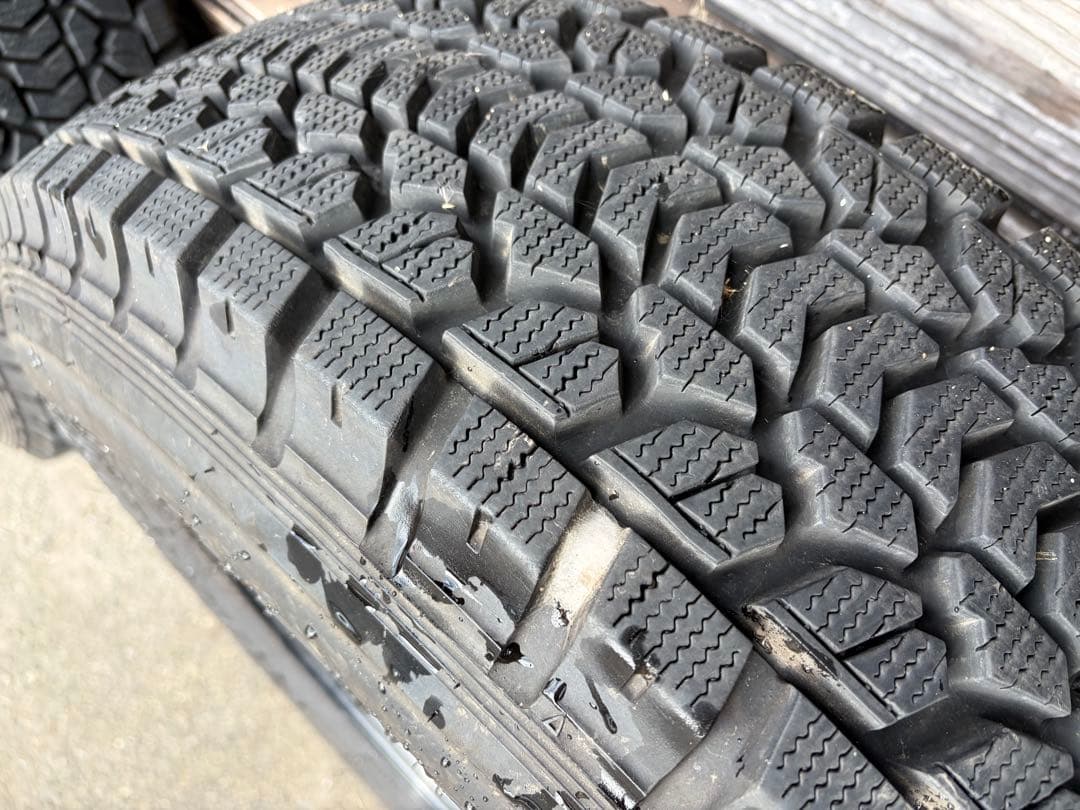 ハイラックスサーフ スタッドレスホイールセット235/80R16 2021年製