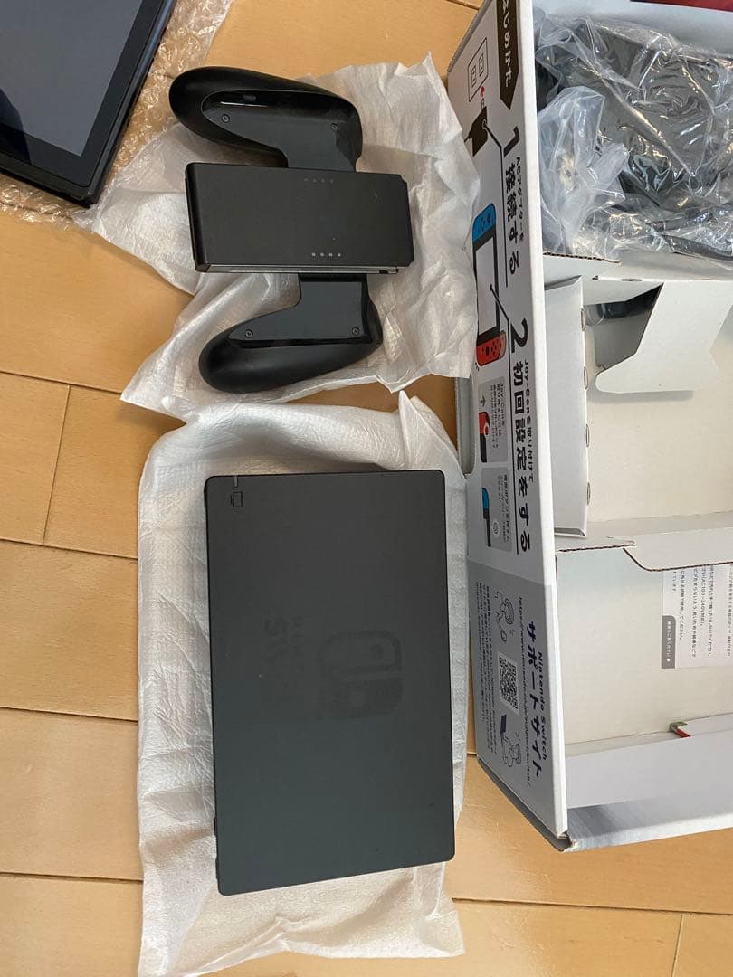 Nintendo Switch 本体　コントローラー　ケース付