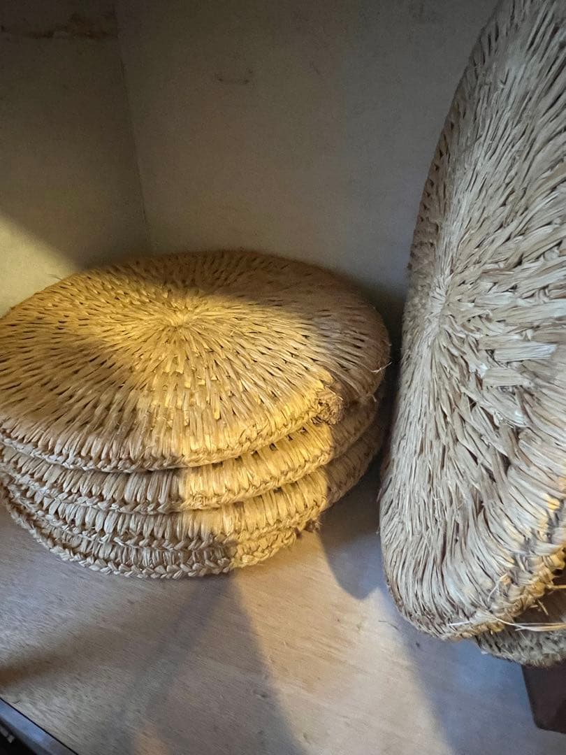 なんと6枚セットで！昭和レトロ　ワラ藁？ ゴザ座布団こたつに合う！炬燵椅子イス