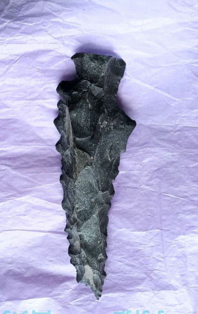 石剣 本物 サヌカイト 石器 模写