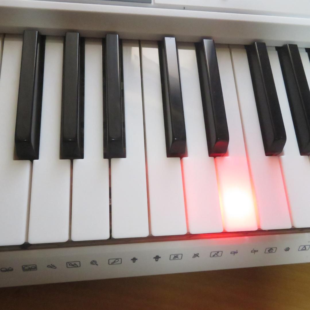 極美品　CASIO LK-516 キーボード 光ナビゲーション