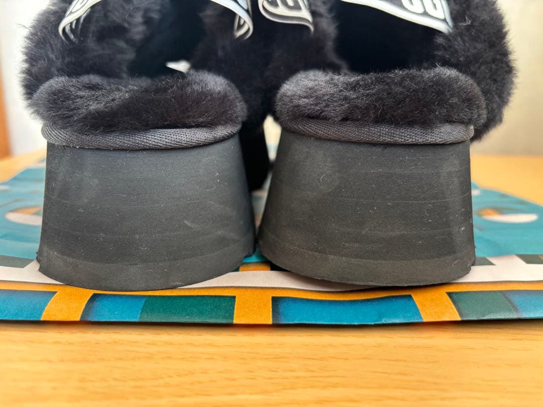 【美品】アグ　ファンケットUGG FUNKETTE ロゴストラップ 厚底サンダル