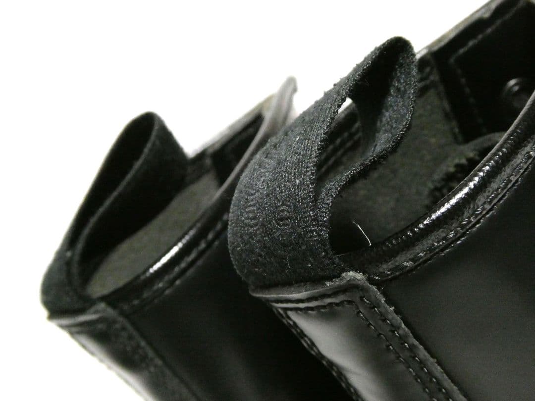 シーズン限定モデル！激安！単色モデル！ドクターマーチンUK7モノブラック8ホール