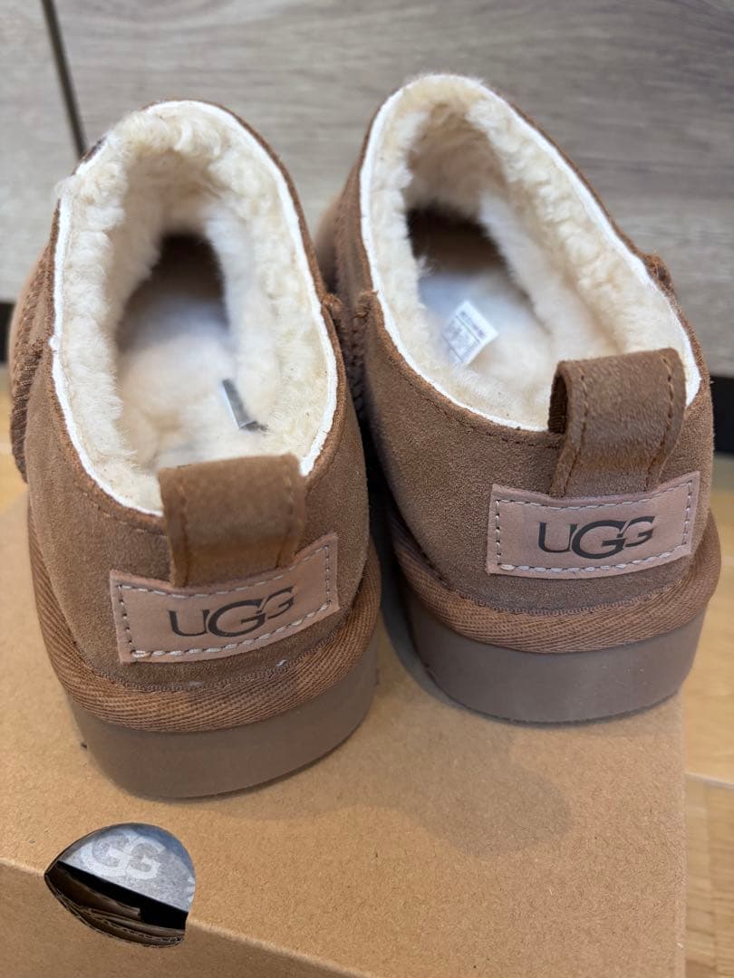 UGG クラシックマイクロ　23㎝