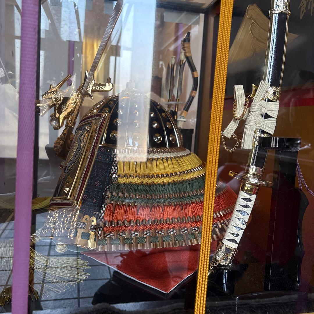 五月人形 兜飾り 金色鍬形 アクリルケース入り 弓太刀付き