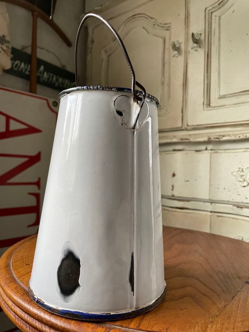 青ぶーです　アンティーク ホーロー ミルク　ポット　キャリー　缶　ホワイト