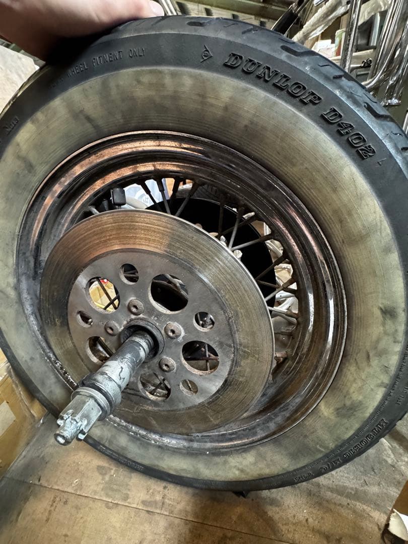 ハーレー　16インチリアホイール　アクスルシャフト付き