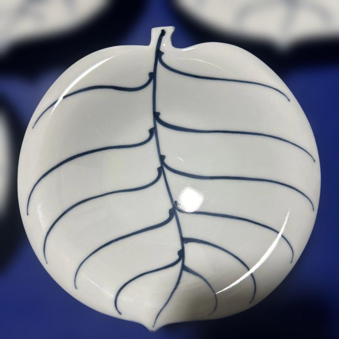 値下げしました　源右衛門　幅14.5cm 4枚セット 葉型の小皿 有田焼