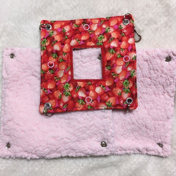 モモンガハウス(リアル・苺・籠柄)ボアピンク  2100円