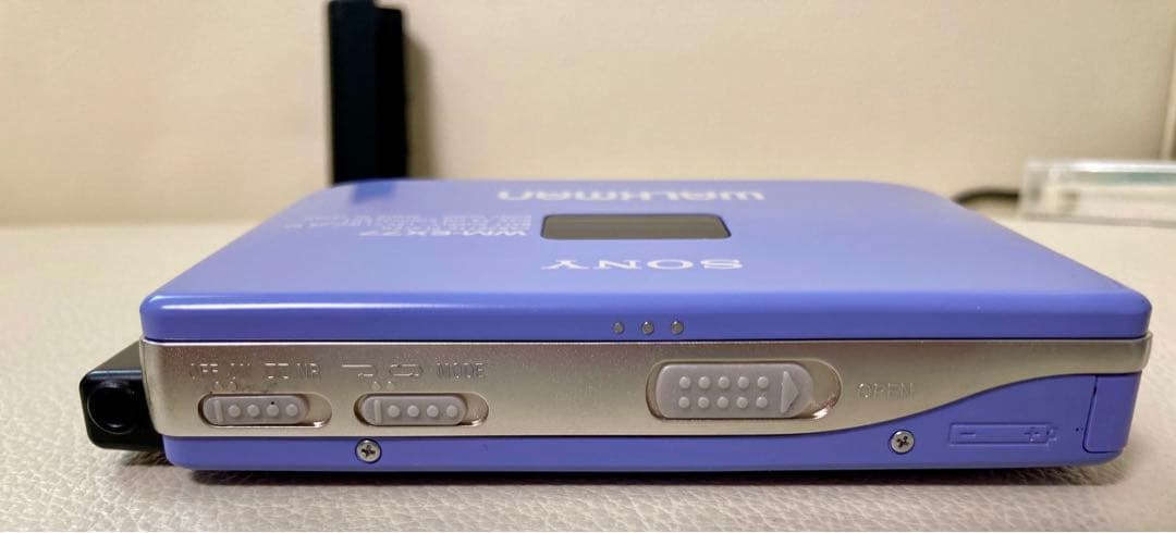 SONY WM-EX77 WALKMAN パープル　紫　動作品　ジャンク扱い